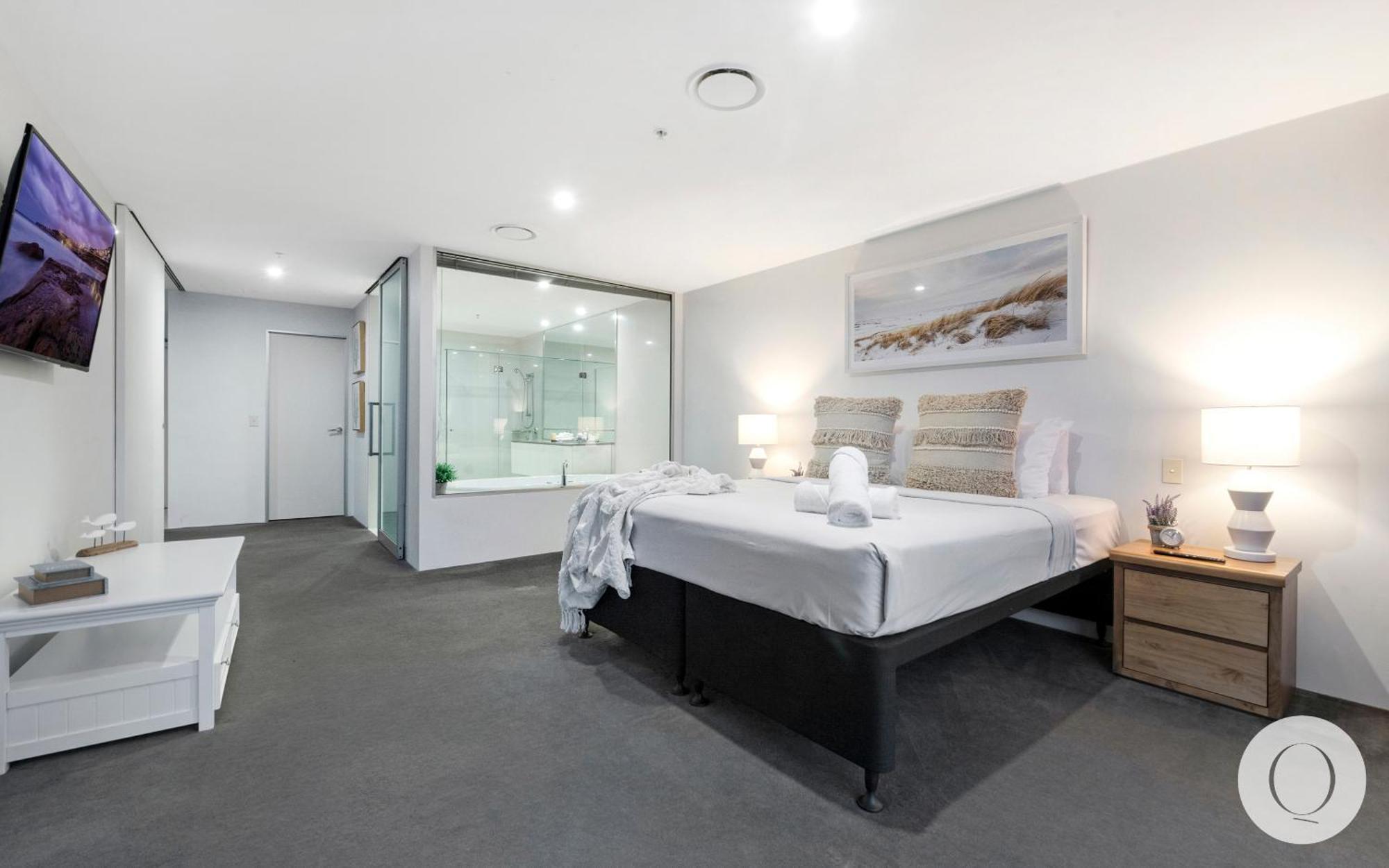 5 Bedroom Executive Sub Penthouse In The Heart Of Surfers With Full Ocean Views - Sleeps 12 - Circle On Cavill Amazing!! Gold Coast Exterior photo