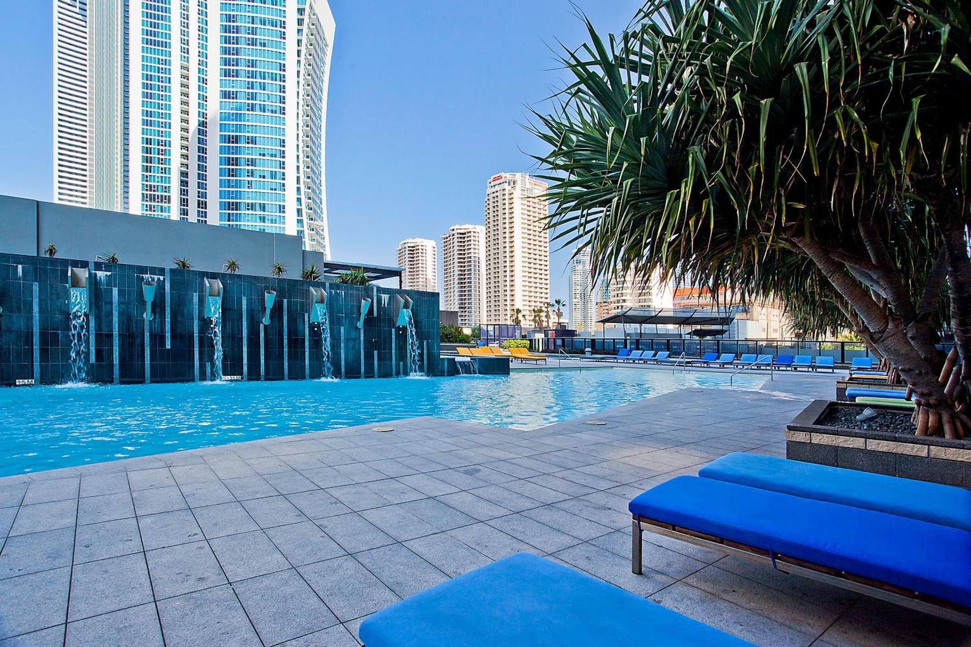 5 Bedroom Executive Sub Penthouse In The Heart Of Surfers With Full Ocean Views - Sleeps 12 - Circle On Cavill Amazing!! Gold Coast Exterior photo
