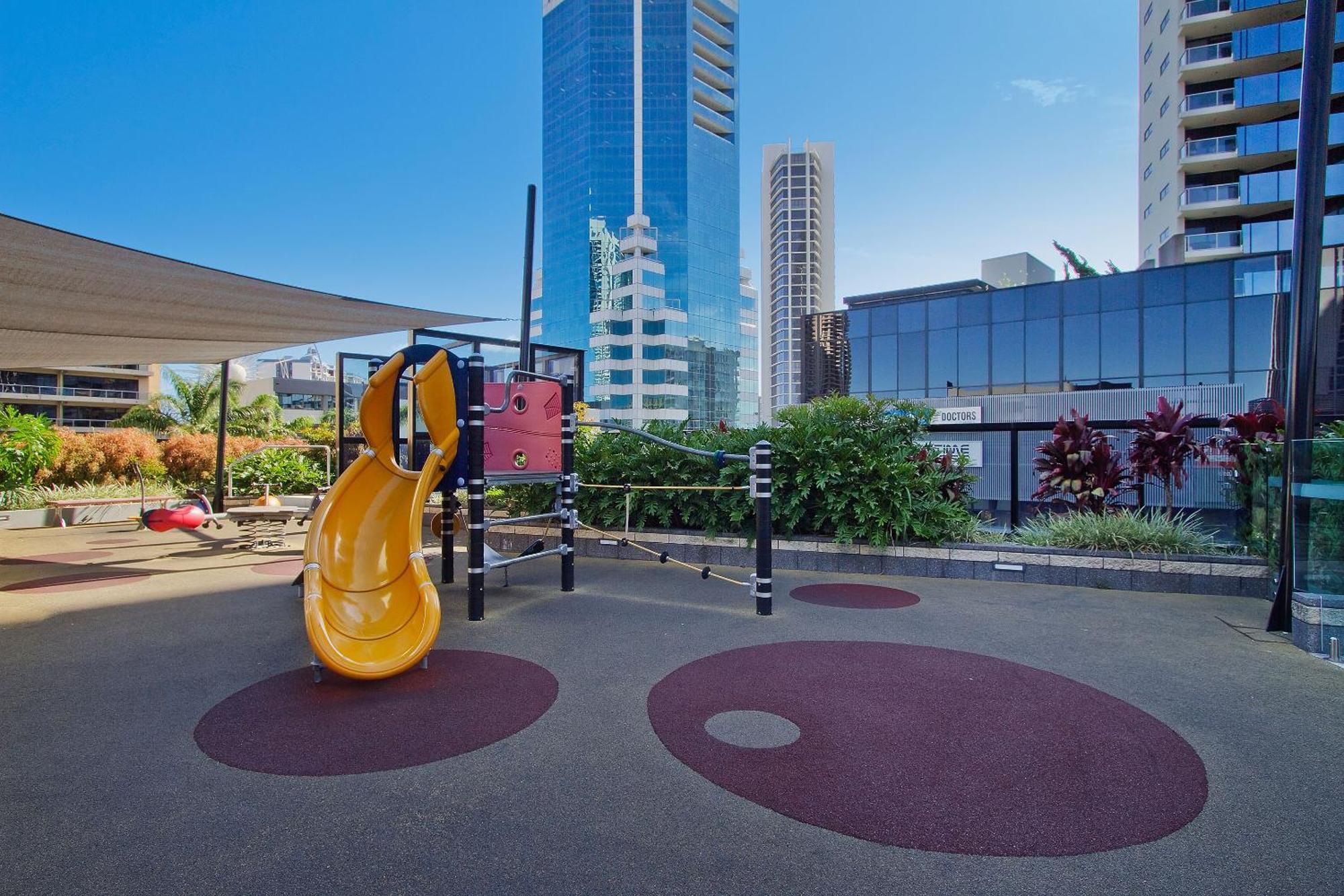 5 Bedroom Executive Sub Penthouse In The Heart Of Surfers With Full Ocean Views - Sleeps 12 - Circle On Cavill Amazing!! Gold Coast Exterior photo