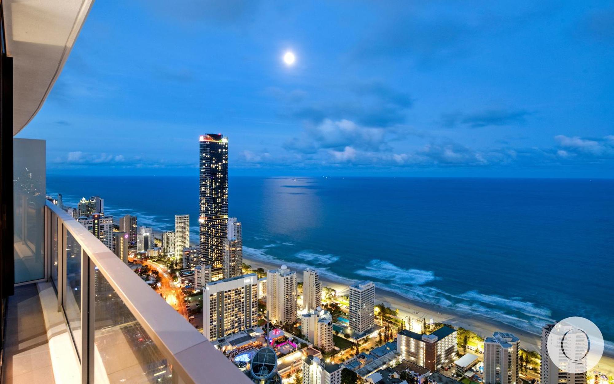 5 Bedroom Executive Sub Penthouse In The Heart Of Surfers With Full Ocean Views - Sleeps 12 - Circle On Cavill Amazing!! Gold Coast Exterior photo